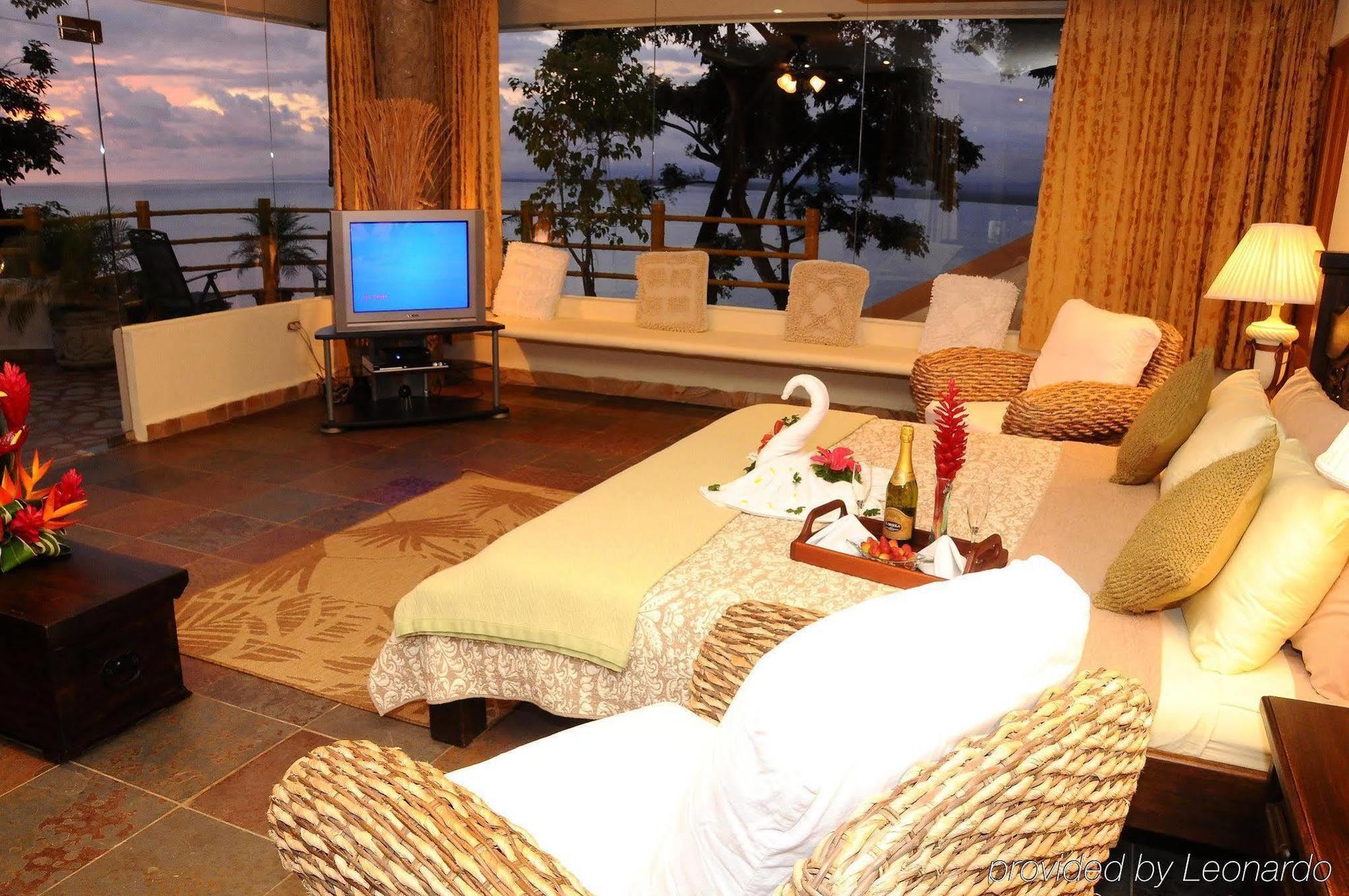 Issimo Suites Boutique Hotel & Spa - Adults Only Manuel Antonio Exterior photo
