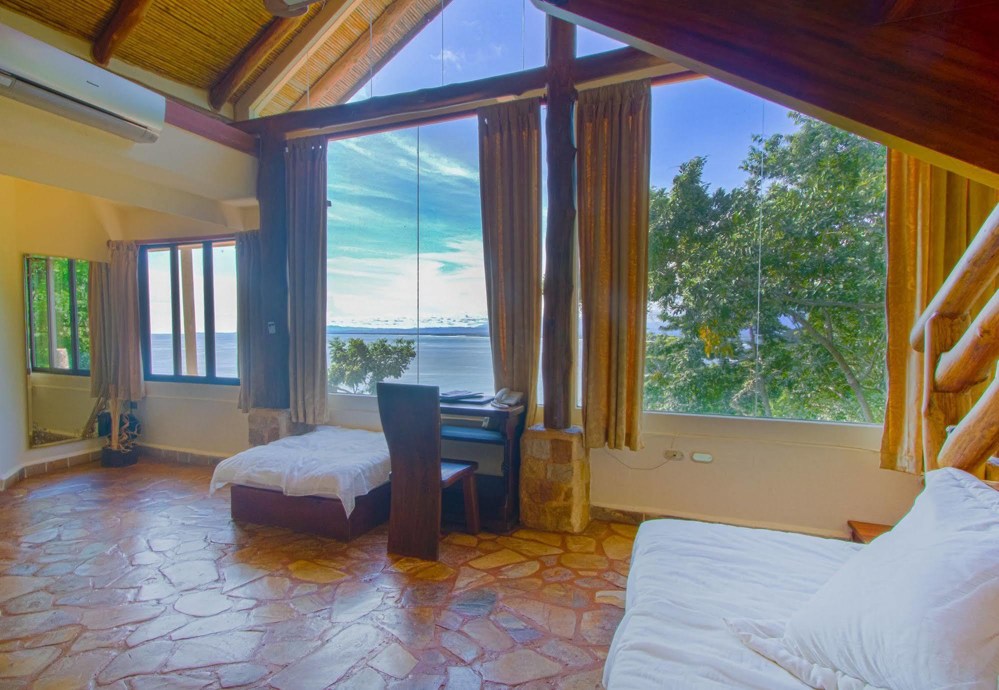 Issimo Suites Boutique Hotel & Spa - Adults Only Manuel Antonio Exterior photo