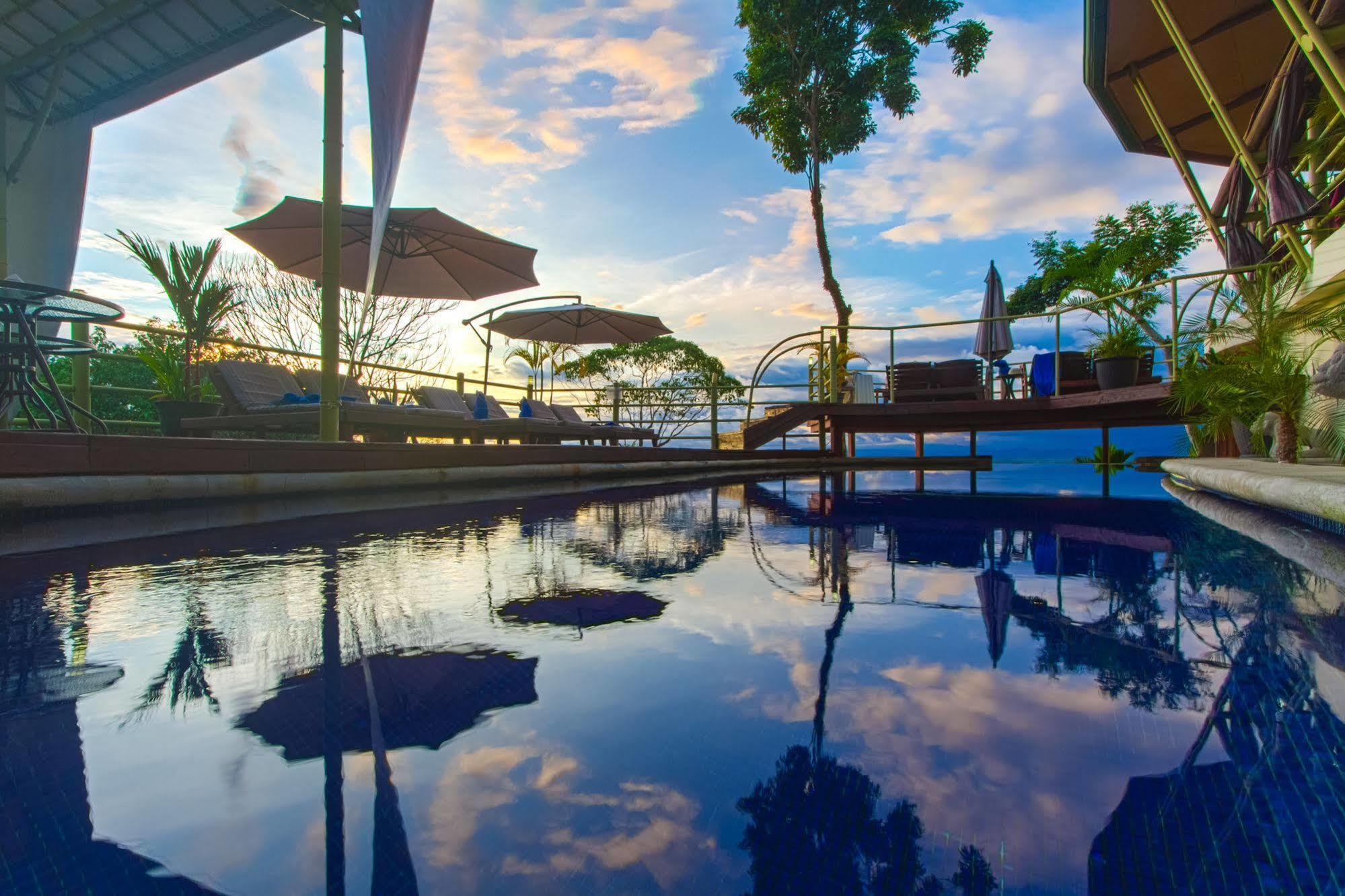 Issimo Suites Boutique Hotel & Spa - Adults Only Manuel Antonio Exterior photo