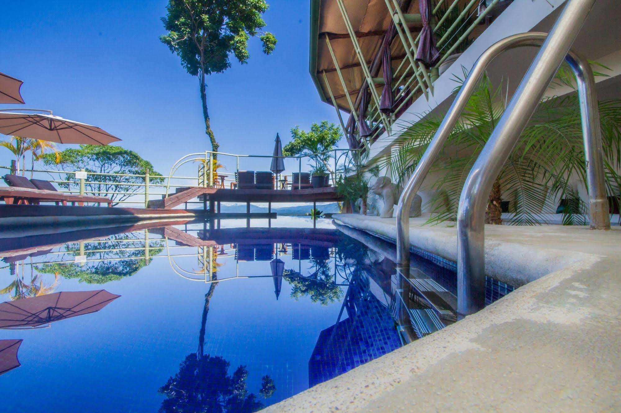Issimo Suites Boutique Hotel & Spa - Adults Only Manuel Antonio Exterior photo
